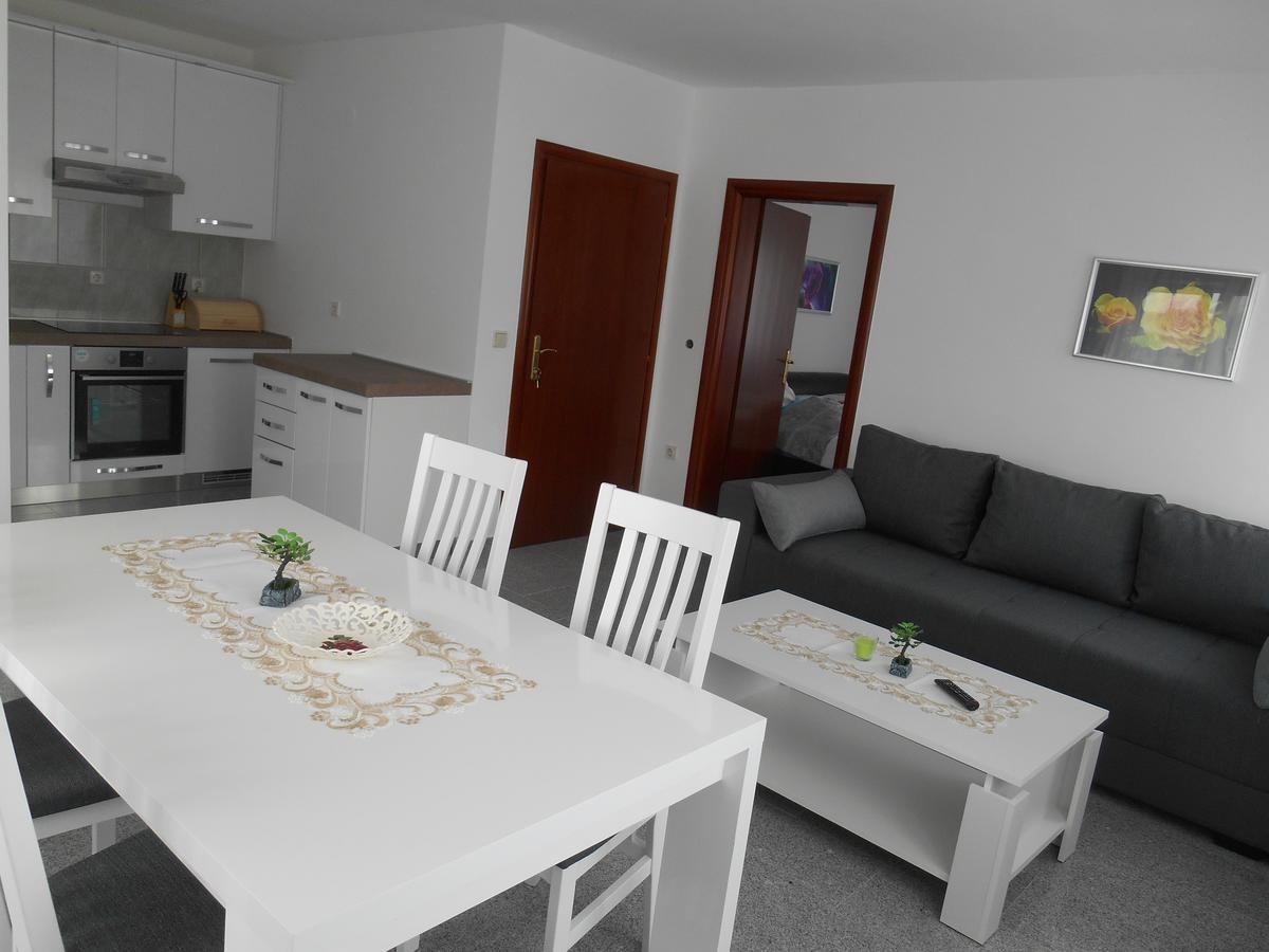 Apartments Diana Šmrika Esterno foto